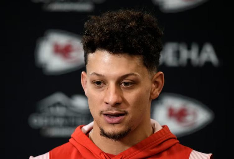 Here's what Patrick Mahomes said when asked about Caitlin Clark during ...