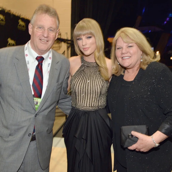 Taylor Swift’s Mom Andrea Disclose She Had Never Seen Her This Happy ...